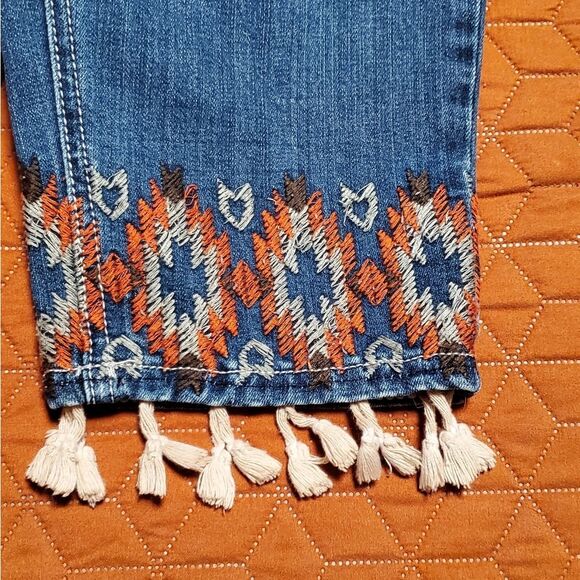 Reba - Embellished Cropped Jean - Size 12 - Picture 5 of 6